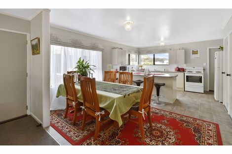 Photo of property in 2/8 Mcinnes Road, Weymouth, Auckland, 2103