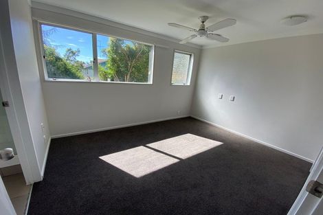 Photo of property in 14a Target Road, Totara Vale, Auckland, 0629