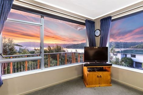 Photo of property in 5 Brora Crescent, Papakowhai, Porirua, 5024