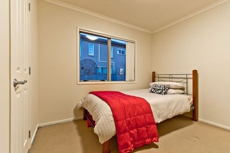 Photo of property in 8 Malin Place, Pinehill, Auckland, 0632