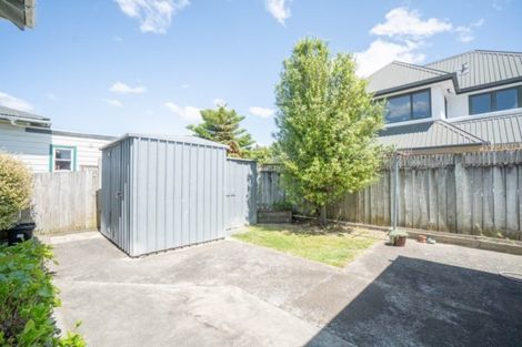 Photo of property in 40 Kingswood Street, Takaro, Palmerston North, 4412