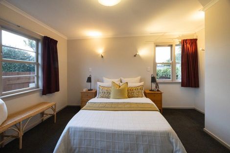 Photo of property in 25 Winston Avenue, Hokowhitu, Palmerston North, 4410