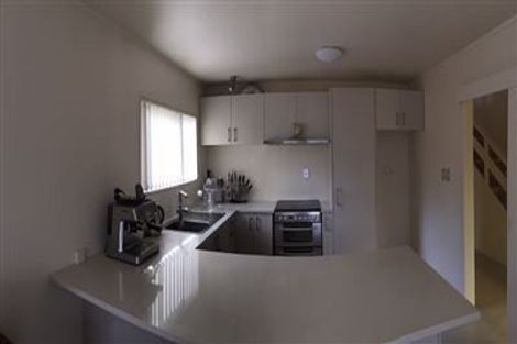 Photo of property in 19 Woodhouse Place, West Harbour, Auckland, 0618