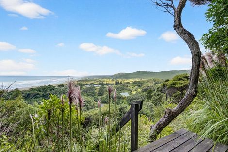 Photo of property in 10 Waitea Road, Muriwai, Waimauku, 0881