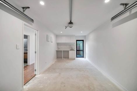 Photo of property in 723d Massey Road, Mangere, Auckland, 2022