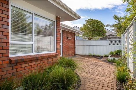 Photo of property in 2/38 East Coast Road, Milford, Auckland, 0620