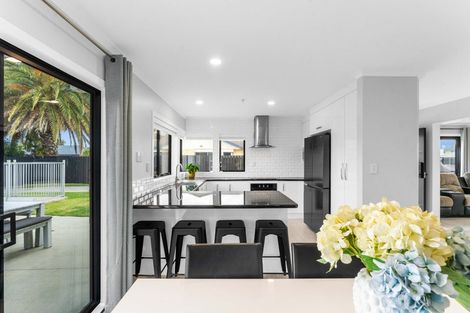 Photo of property in 11 Thoroughbred Place, Papamoa Beach, Papamoa, 3118