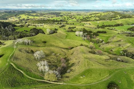 Photo of property in 435 Wairere Road, Paparoa, 0571