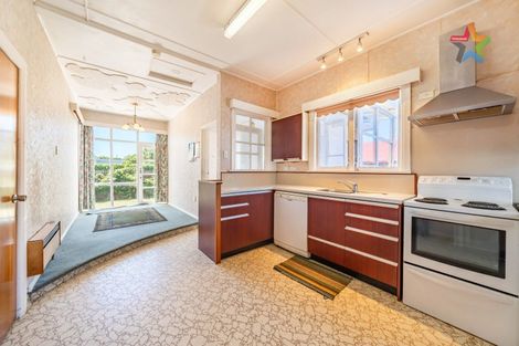 Photo of property in 2 Byron Street, Petone, Lower Hutt, 5012