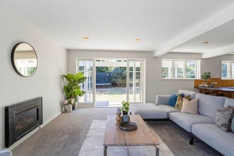 Photo of property in 4 Montgomery Avenue, Belmont, Auckland, 0622