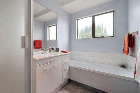 Photo of property in 56 Bodi Place, Te Atatu South, Auckland, 0610