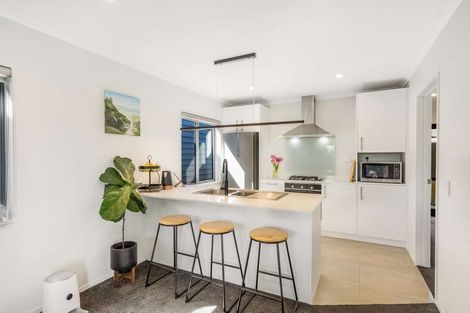 Photo of property in 9 Katipo Road, Takanini, 2112