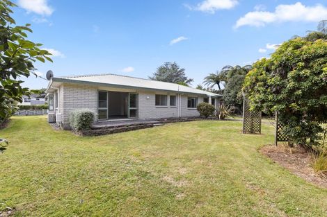 Photo of property in 16 Hickford Place, Okato, 4335