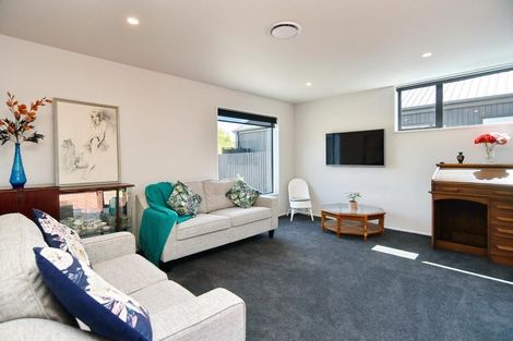 Photo of property in 33 Kohunga Crescent, Bottle Lake, Christchurch, 8083