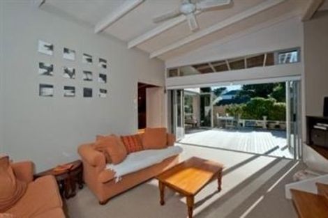 Photo of property in 42 Woodstock Road, Forrest Hill, Auckland, 0620