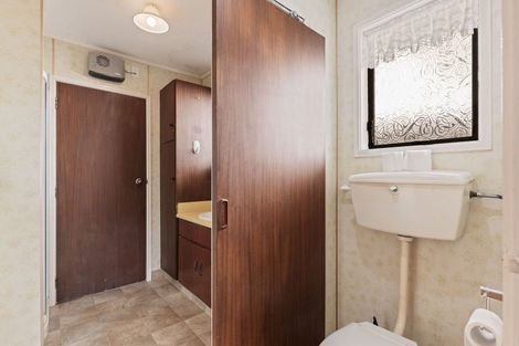 Photo of property in 110 Pioneer Road, Moturoa, New Plymouth, 4310