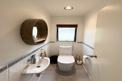 Photo of property in 701b Beach Road, Rothesay Bay, Auckland, 0630