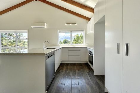 Photo of property in 10 Brian Crescent, Stanmore Bay, Whangaparaoa, 0932