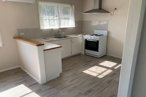 Photo of property in 8 Matangi Terrace, Snells Beach, 0920