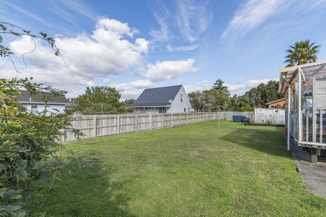 Photo of property in 18 Leatham Crescent, Opaheke, Papakura, 2113