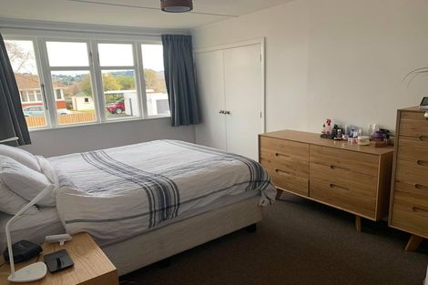 Photo of property in 28 Burgess Street, Green Island, Dunedin, 9018