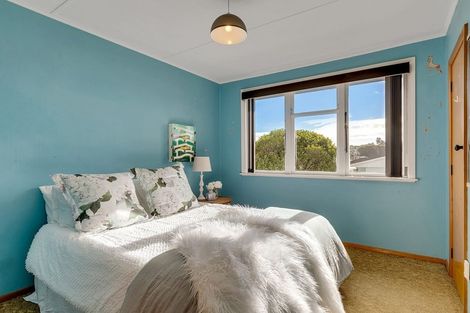 Photo of property in 17 Natone Street, Waitangirua, Porirua, 5024