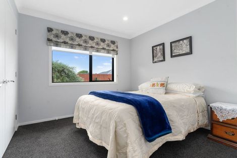 Photo of property in 10 Austin Reid Avenue, Carterton, 5713