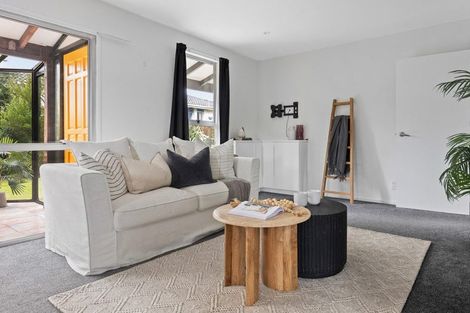 Photo of property in 25 Dunbarton Street, Redwood, Christchurch, 8051