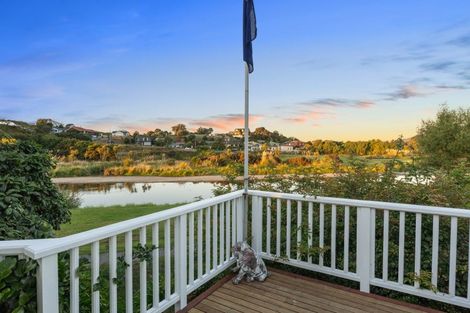 Photo of property in 17 Makora Road, Otaihanga, Paraparaumu, 5036