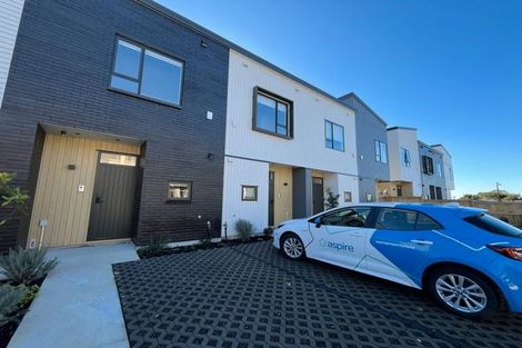 Photo of property in 22 Puihi Crescent, Massey, Auckland, 0614