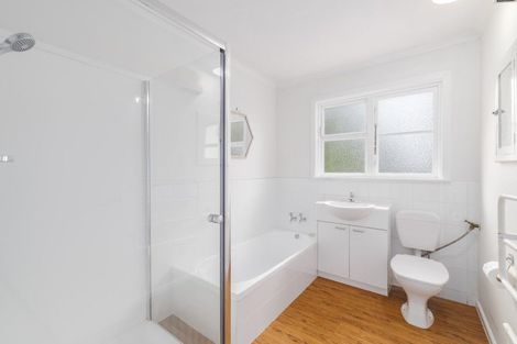 Photo of property in 38 Hollyford Avenue, Bryndwr, Christchurch, 8053