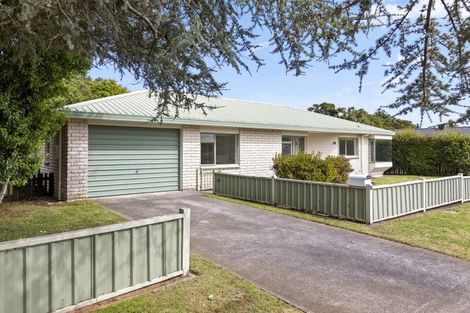 Photo of property in 16 Hickford Place, Okato, 4335