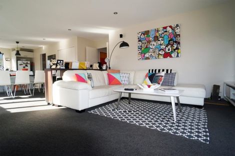 Photo of property in 6 Hovingham Court, Jacks Point, Queenstown, 9371