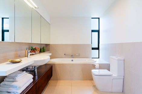 Photo of property in 142 Lake Crescent, Hamilton Lake, Hamilton, 3204