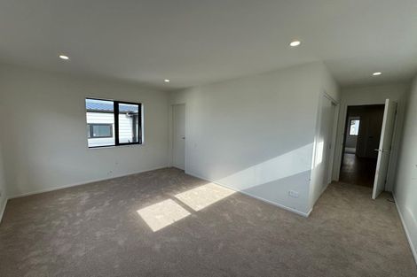 Photo of property in 3/90 Picasso Drive, West Harbour, Auckland, 0618
