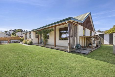 Photo of property in 8 Mount Iron Drive, Wanaka, 9305