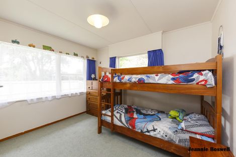 Photo of property in 43 Elmira Avenue, Hokowhitu, Palmerston North, 4410
