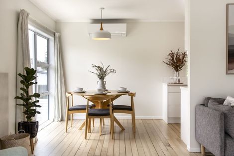 Photo of property in Peninsula Primary School, 61 Wharf Road, Te Atatu Peninsula, Auckland, 0610