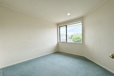 Photo of property in 42 Summerland Drive, Henderson, Auckland, 0612