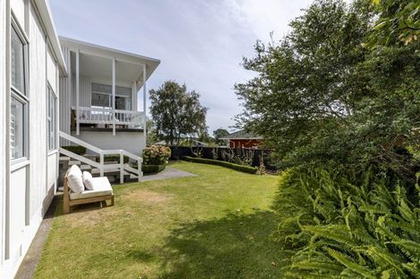 Photo of property in 25 Nevada Drive, Merrilands, New Plymouth, 4312