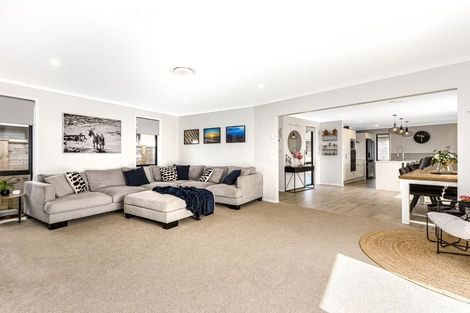 Photo of property in 27 Topsail Way, Whitby, Porirua, 5024