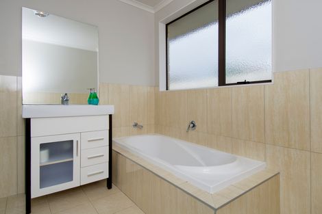 Photo of property in 84 Fairfax Crescent, Pyes Pa, Tauranga, 3112