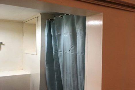 Photo of property in 32a Bancroft Terrace, Newlands, Wellington, 6037