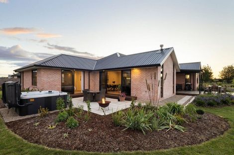 Photo of property in 39 Sunline Drive, Leamington, Cambridge, 3432