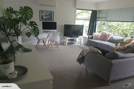 Photo of property in 2/108 Canongate Street, Birkdale, Auckland, 0626