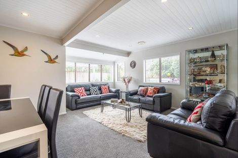 Photo of property in 23 Ara Kuaka, Waikanae Beach, Waikanae, 5036