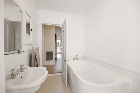 Photo of property in 32 Alpha Street, Cambridge, 3434