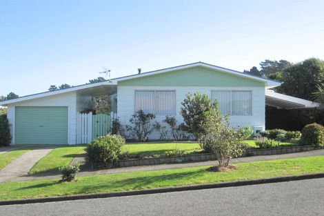 Photo of property in 10 Brian Place, Titahi Bay, Porirua, 5022