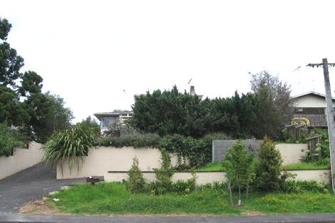 Photo of property in 18 Lauderdale Road, Birkdale, Auckland, 0626