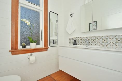 Photo of property in 7 Seddon Street, Carterton, 5713